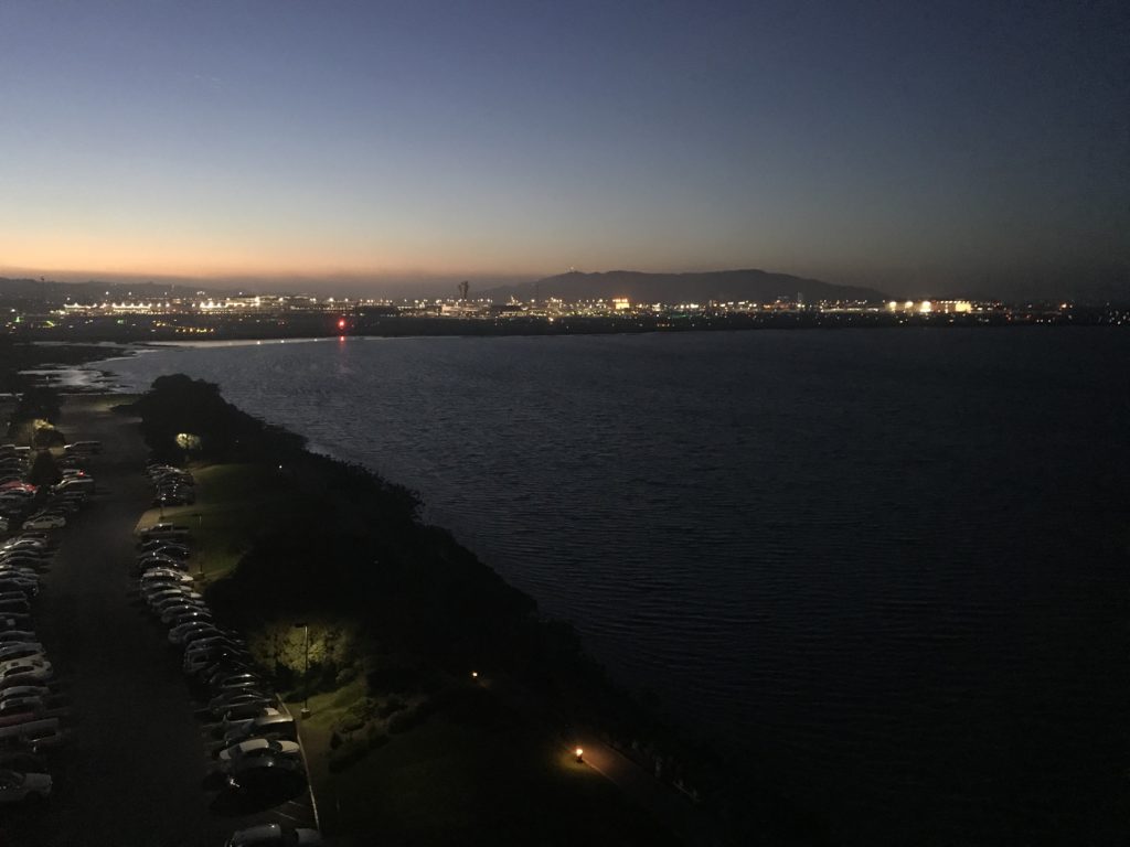 san francisco airport marriott waterfront dusk view